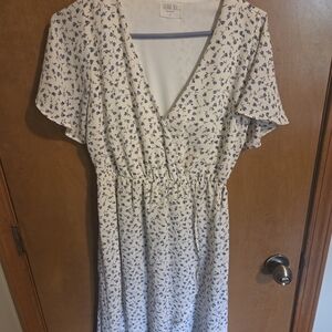 Sienna Sky White and Blue Floral Midi Dress